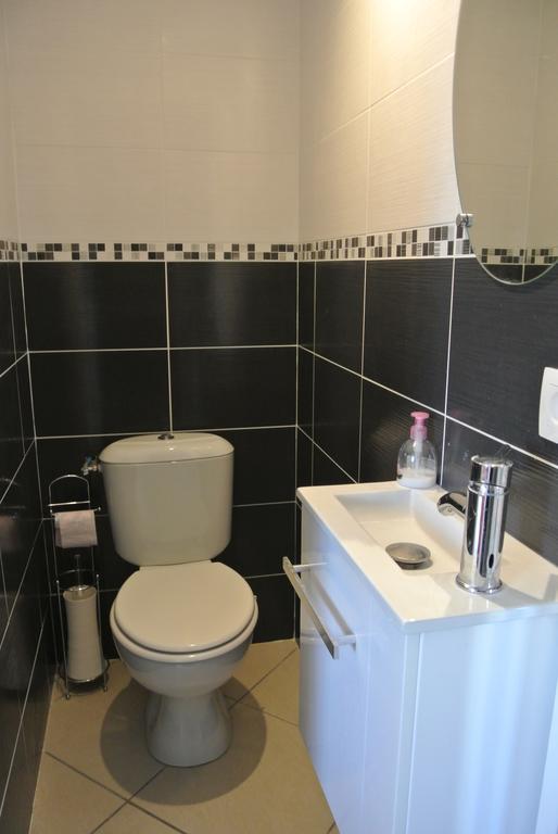 A L'Orée du Bois Rillieux-la-Pape Habitación foto
